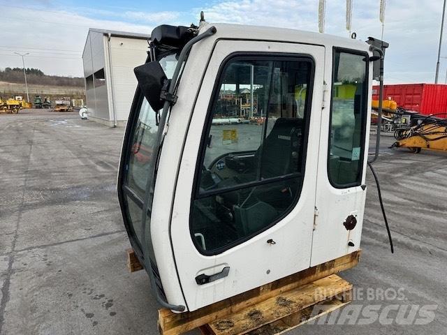 Liebherr R 317 CAB Cabinas e interior