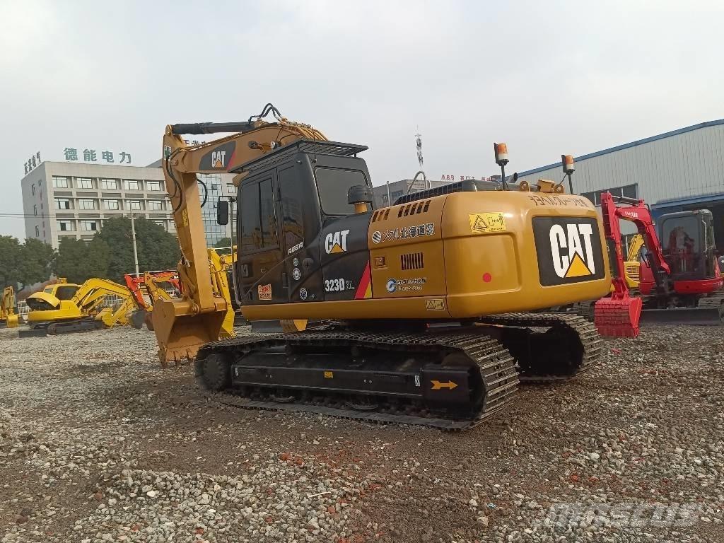 CAT 323 D2L Excavadoras de cadenas