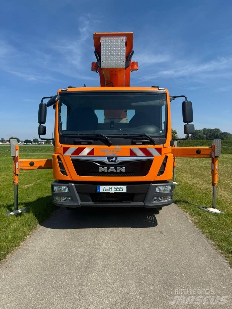 Palfinger P 300 KS Plataformas sobre camión