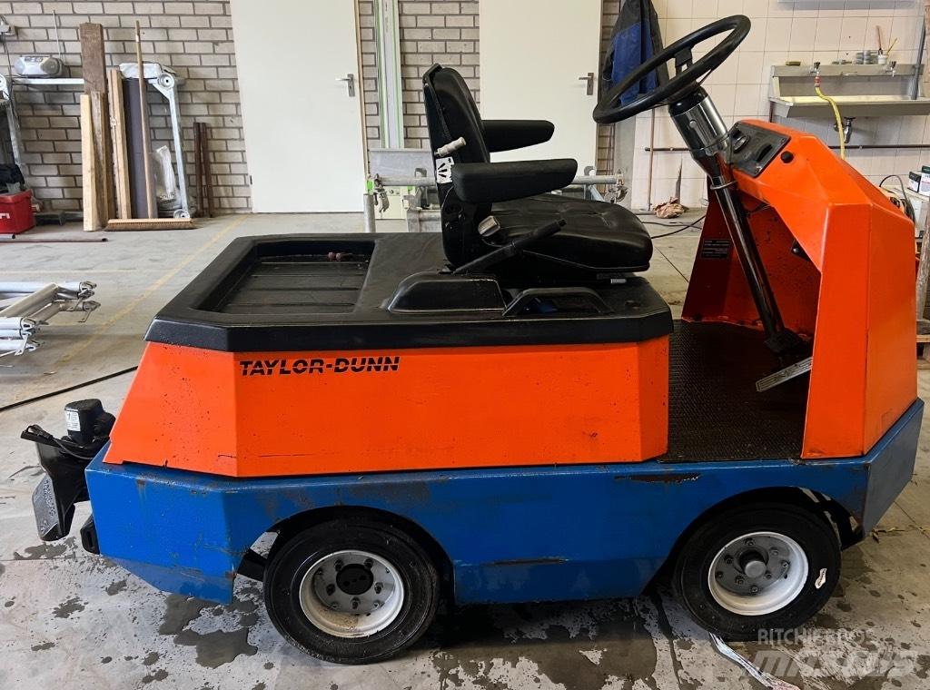 Taylor-Dunn C425 Cabeza tractora