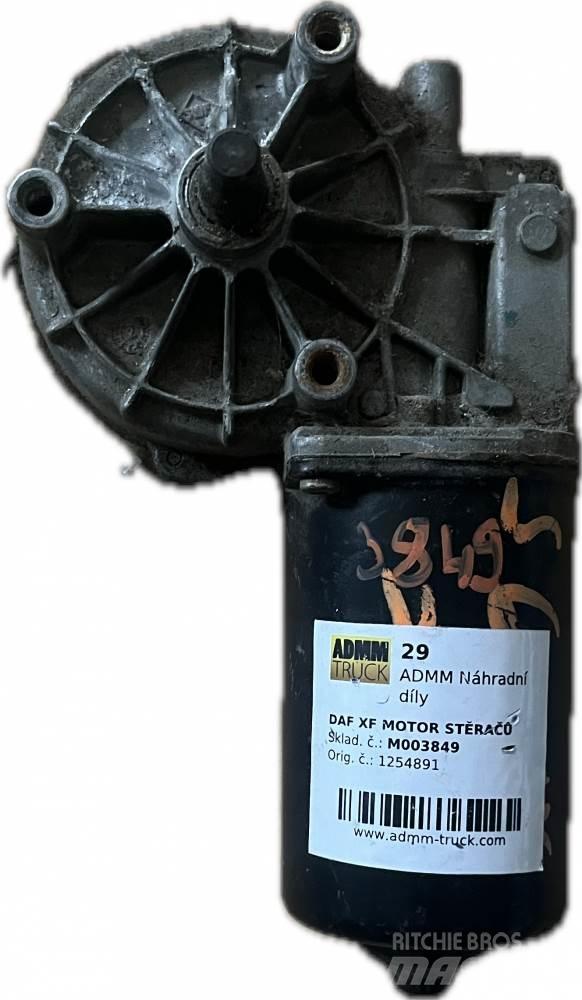 DAF XF MOTOR STĚRAČŮ Motores