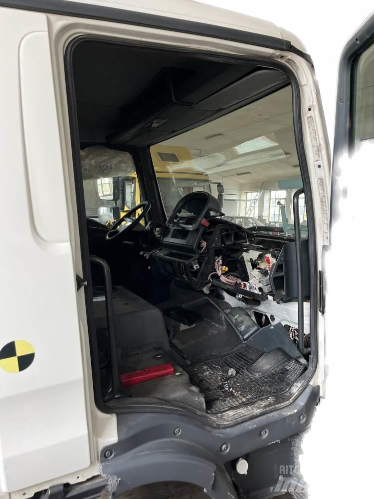MAN TGL KABINA Cabinas e interior