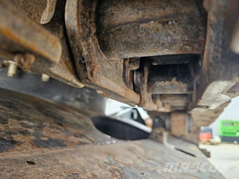 Hitachi ZX 135 US-6 Excavadoras de cadenas