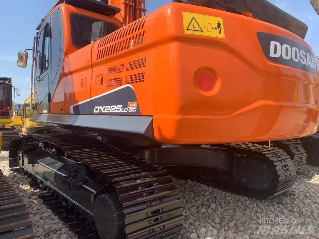 Doosan DX 225 LC-9 Excavadoras de cadenas