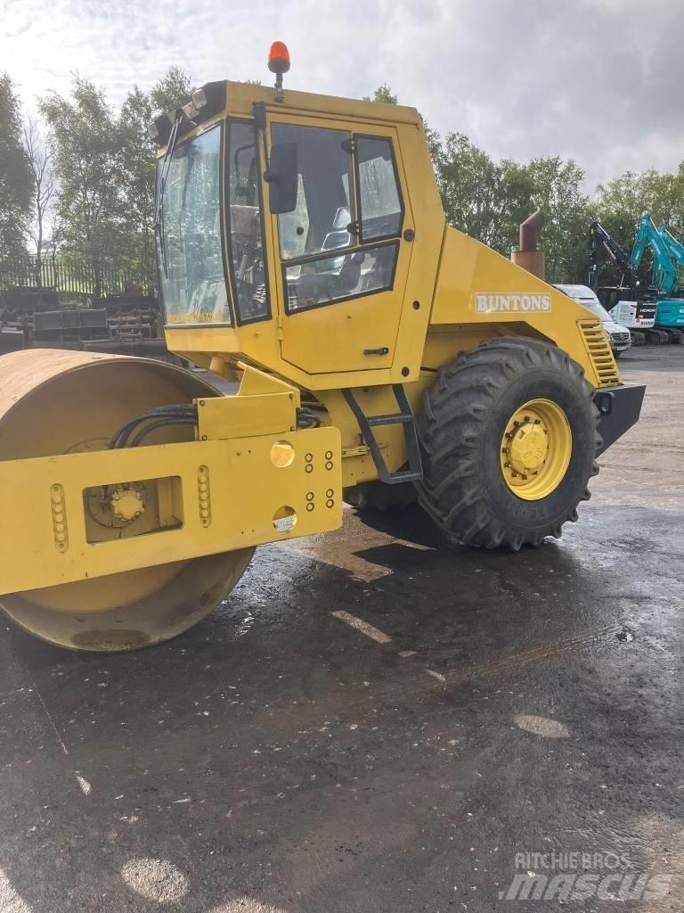 Bomag BW 213 Rodillos de un solo tambor