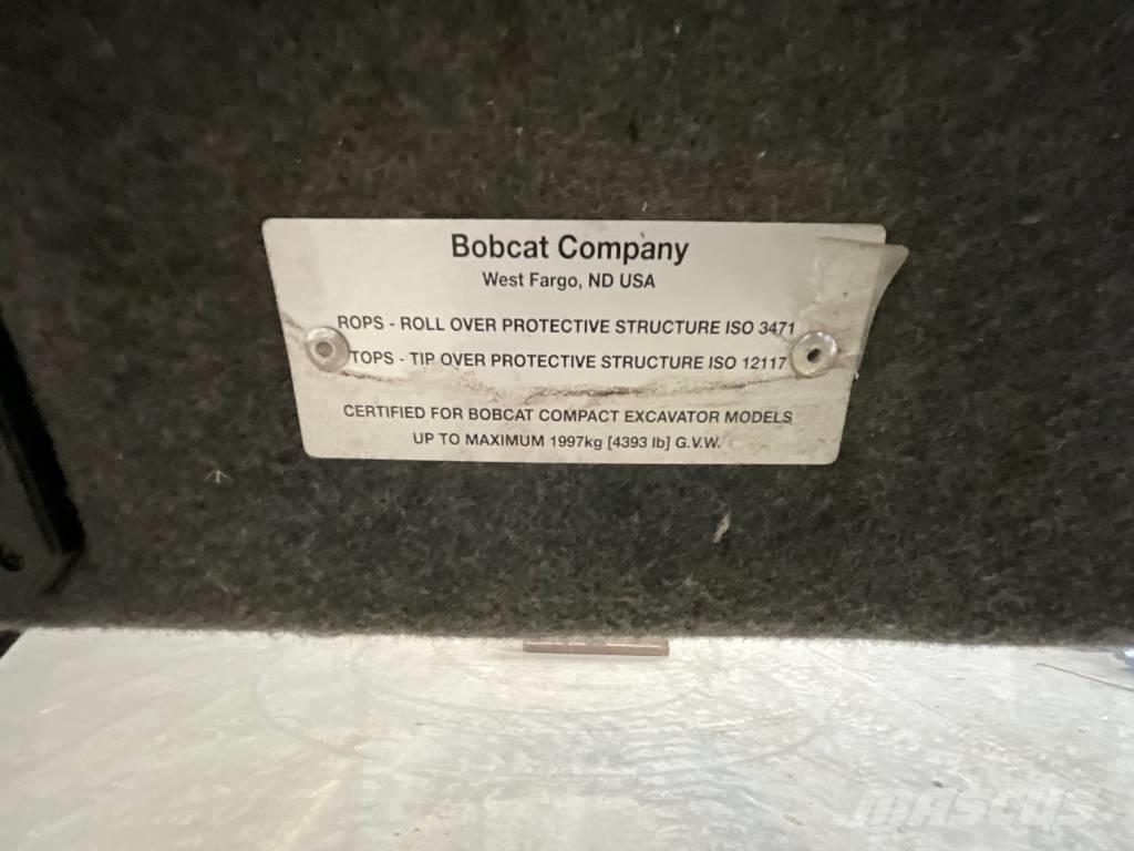 Bobcat E 16 Cabinas e interior