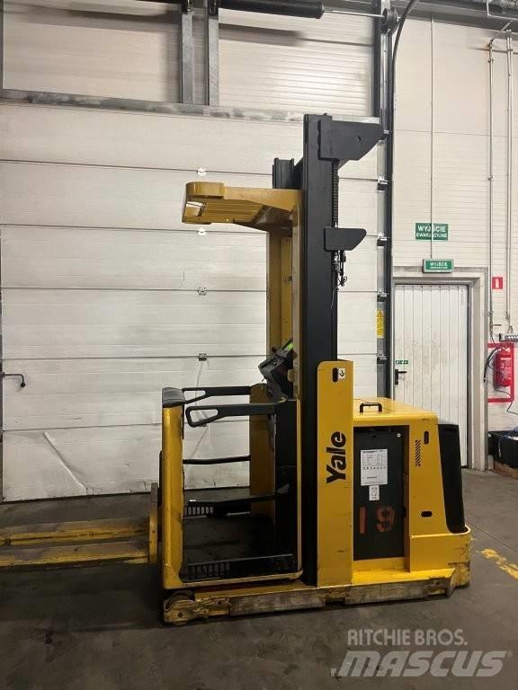 Yale MO 10 E Recogepedidos de gran altura