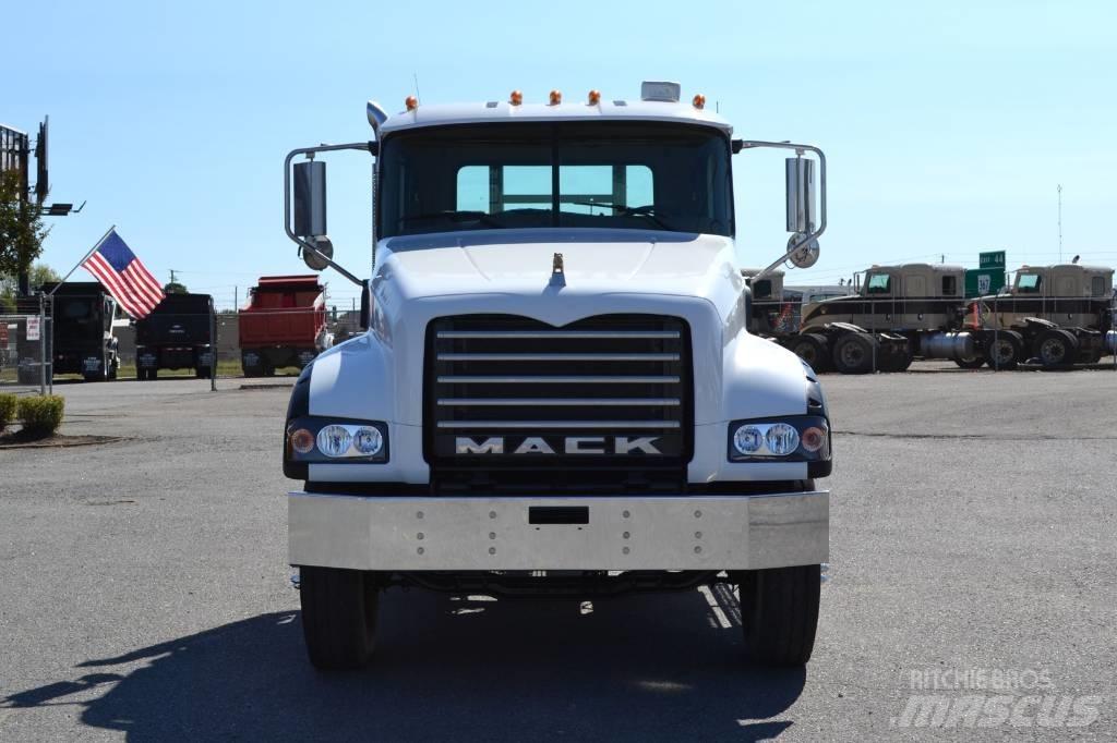 Mack Granite GU 713 Cabezas tractoras