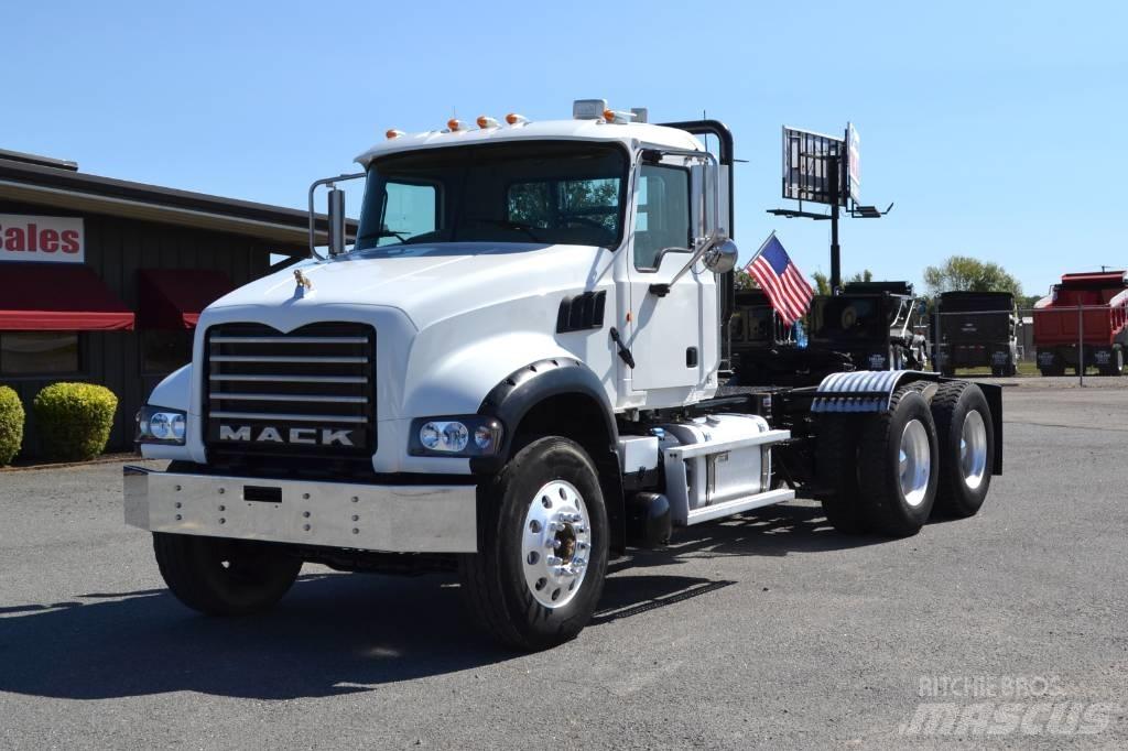 Mack Granite GU 713 Cabezas tractoras