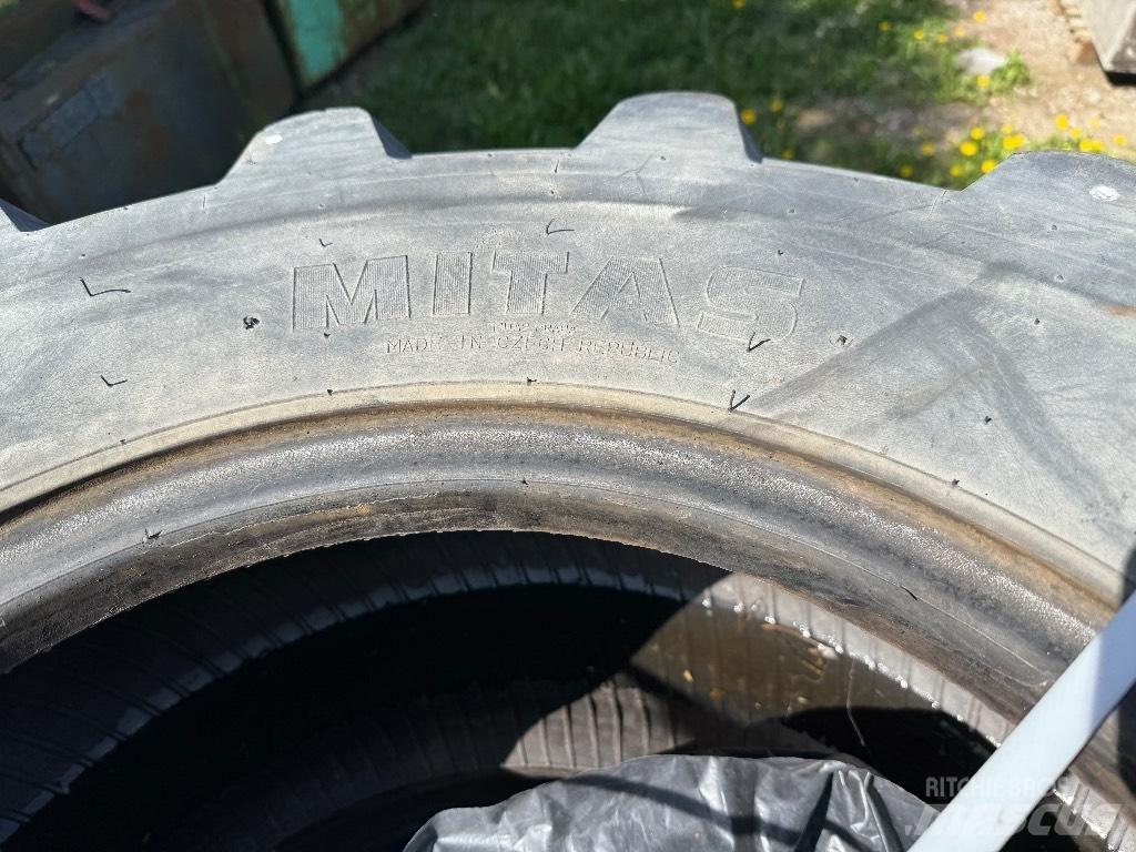Mitas 405/70-20 Neumáticos, ruedas y llantas