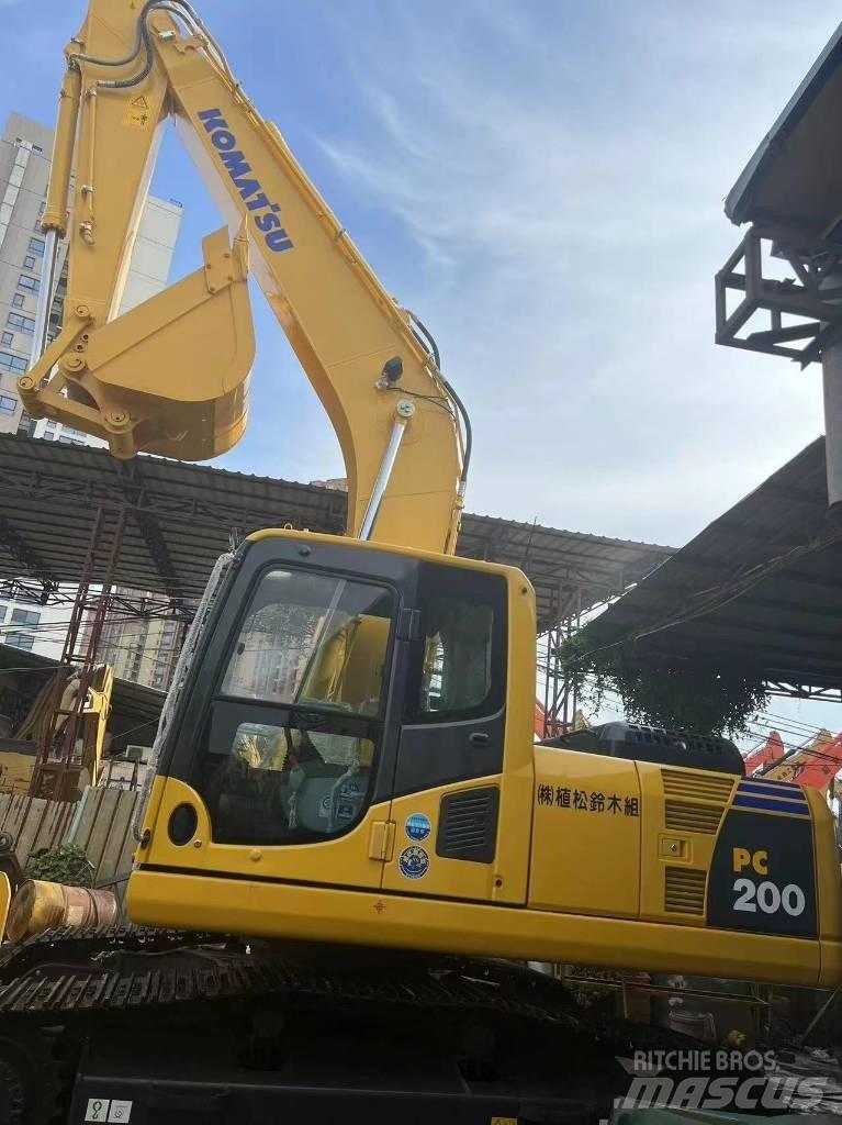 Komatsu PC 200-8 Excavadoras de cadenas