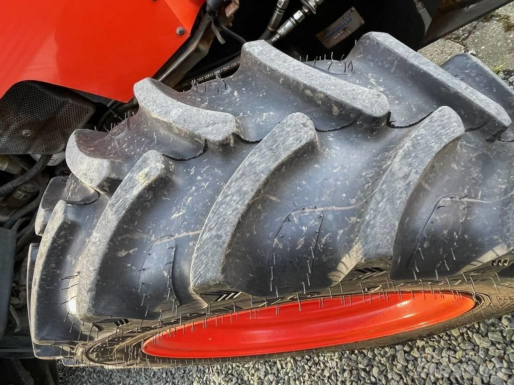 Kubota M 7040 Tractores