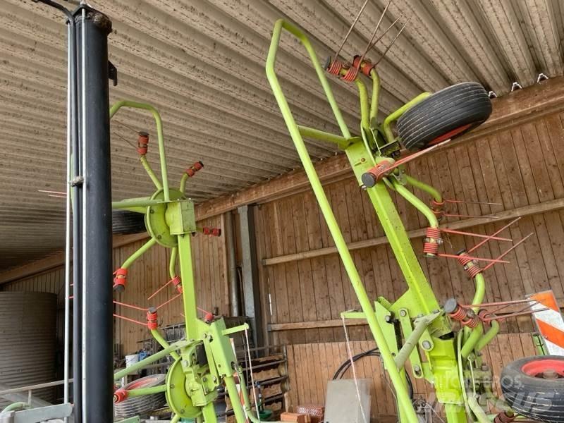 CLAAS Volto 670 Rastrillos y henificadores