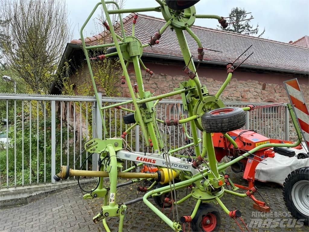 CLAAS Volto 670 Rastrillos y henificadores