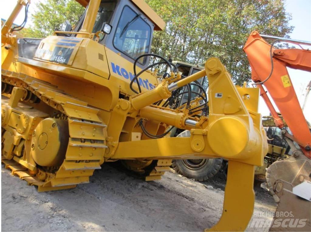 Komatsu D 155 A-1 Buldozer sobre oruga