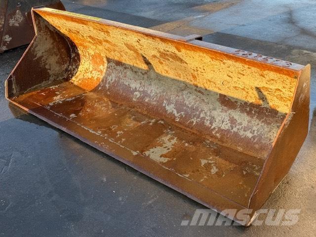 Manitou USED BUCKET Cucharones