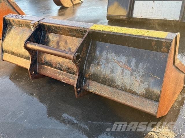 Manitou USED BUCKET Cucharones