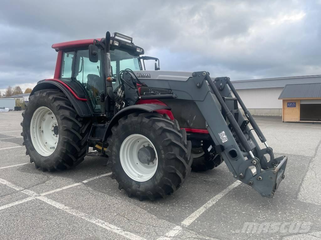 Valtra T 131 Tractores