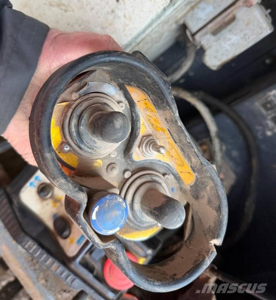 Sandvik QJ 241 Trituradoras móviles