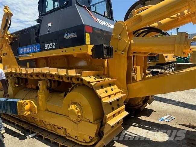 Shantui SD 32 Buldozer sobre oruga