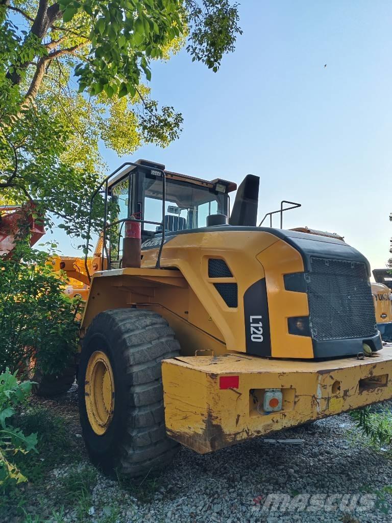 Volvo L 120 Cargadoras sobre ruedas