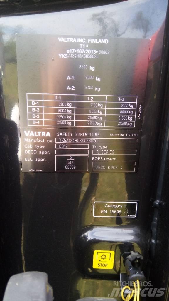 Valtra A 124 Tractores