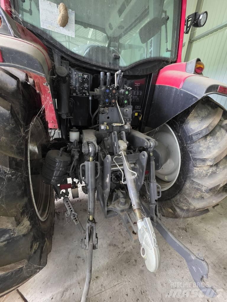 Valtra A 124 Tractores