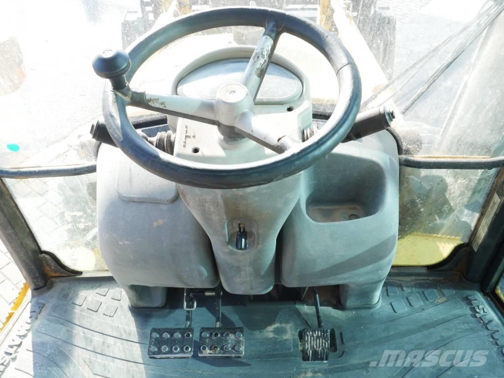 Komatsu WB 97 R-5 Retrocargadoras