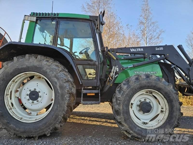 Valtra 6850 HITECH Tractores