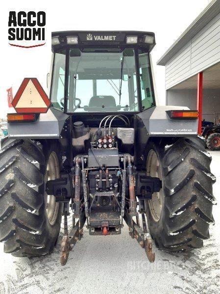 Valtra 8300 Tractores