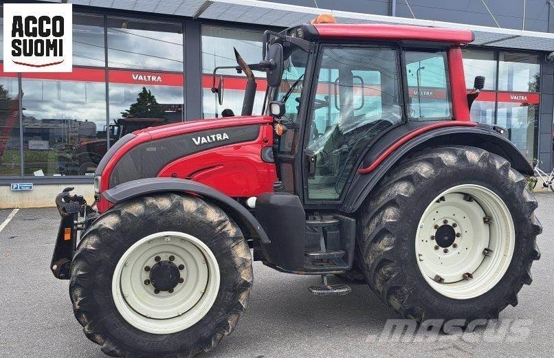 Valtra N121 H Tractores