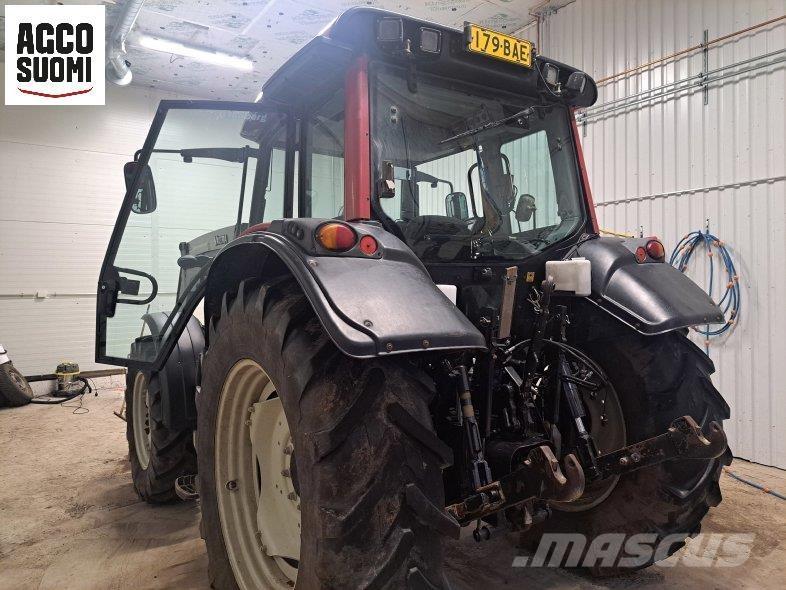 Valtra N141 HITECH Tractores