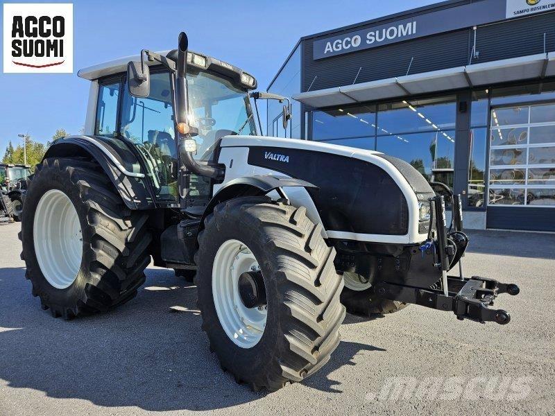 Valtra T151 EH Tractores