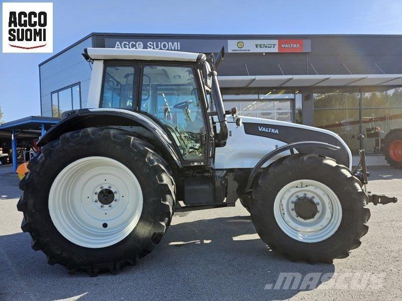 Valtra T151 EH Tractores