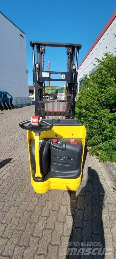 Hyster S 1.4 IL Apiladores eléctricos