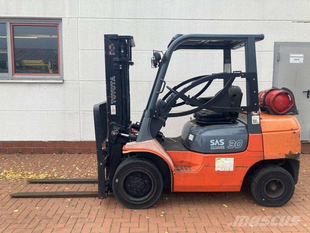 Toyota 02-7FGF30 Carretillas LPG