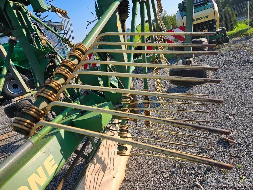 Krone 900 Rastrillos y henificadores