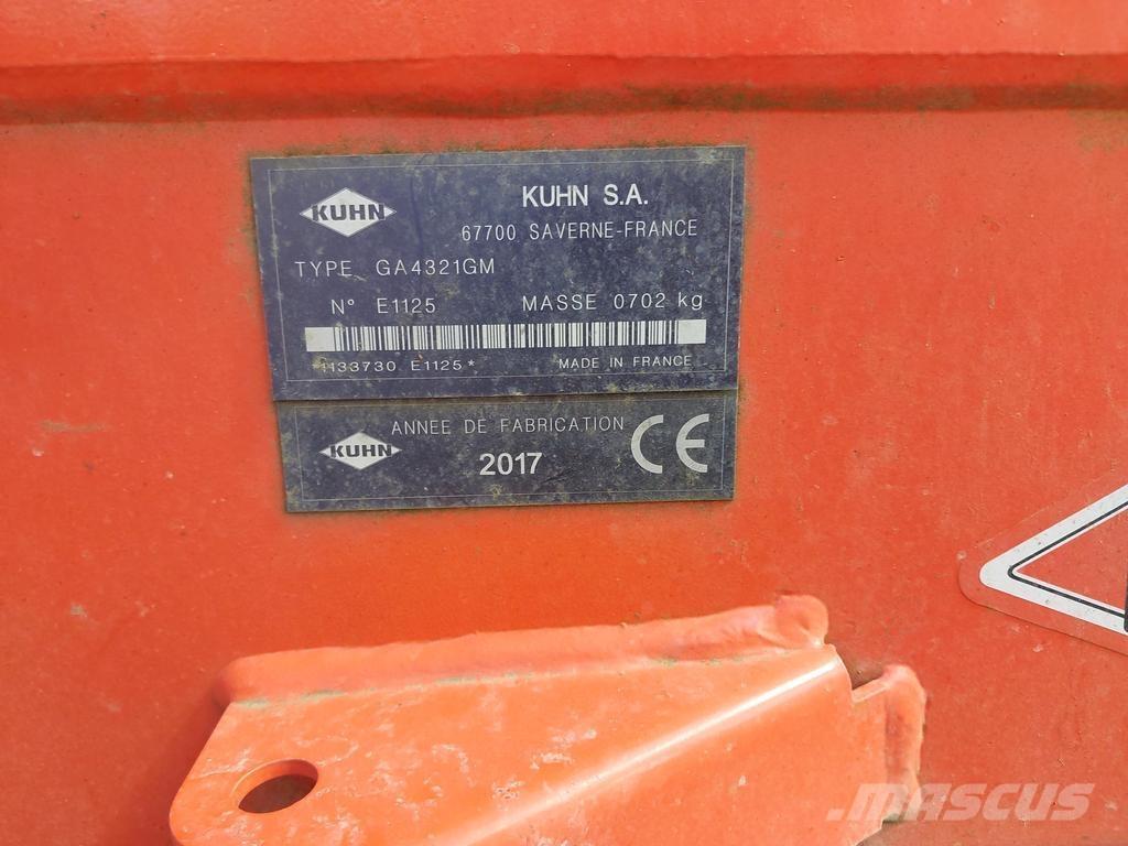 Kuhn 4321 Rastrillos y henificadores