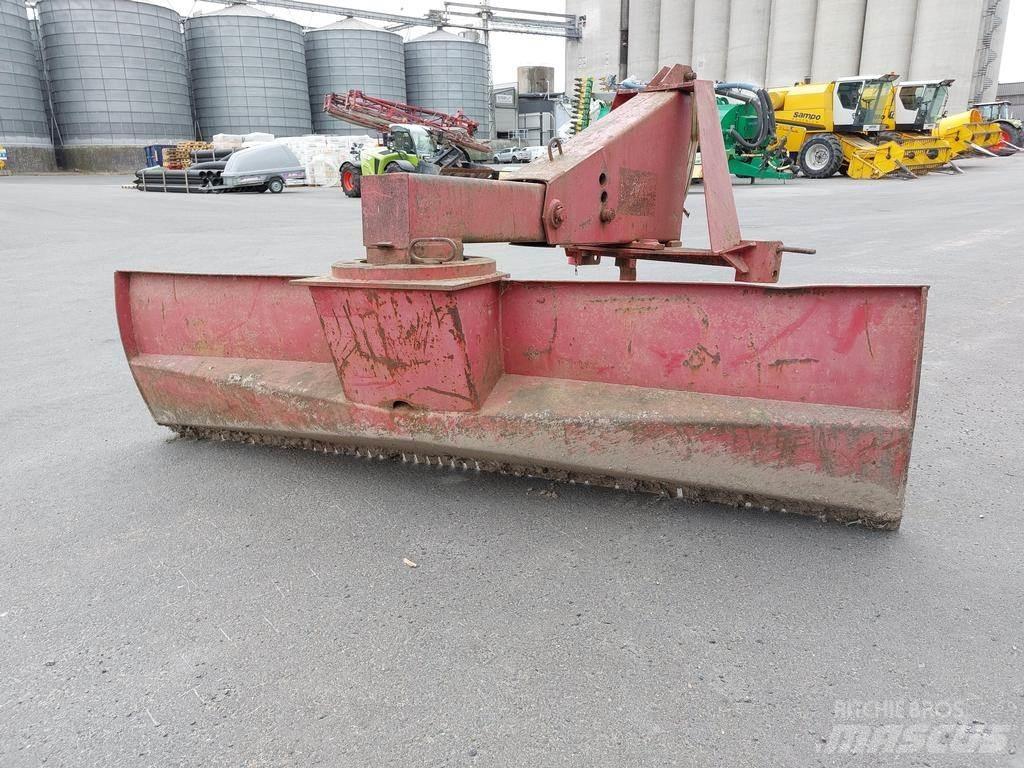 VM 250 Rastras para caminos