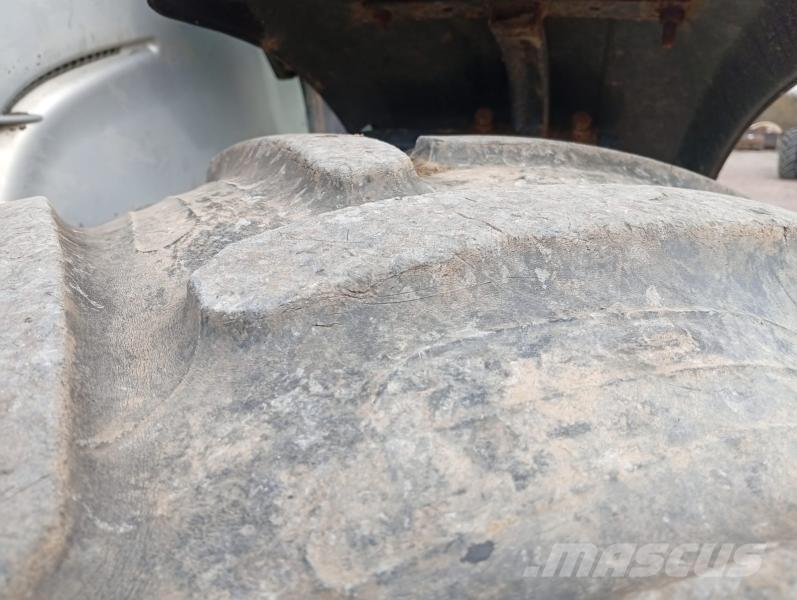 Valtra N122 Tractores