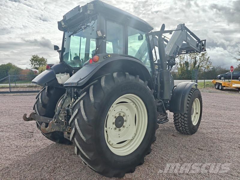 Valtra N123 Tractores
