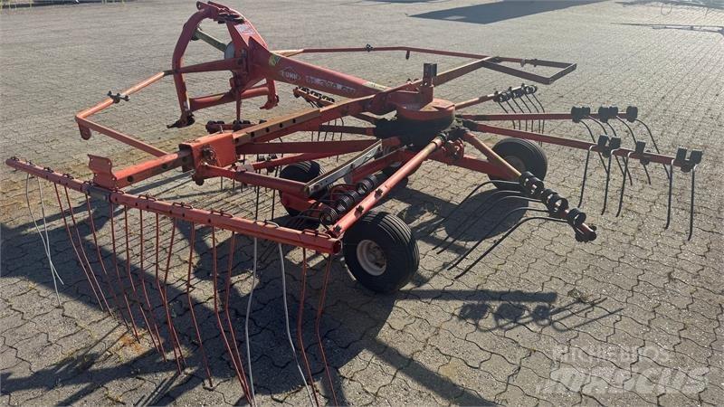 Kuhn GA300GM Rastrillos y henificadores