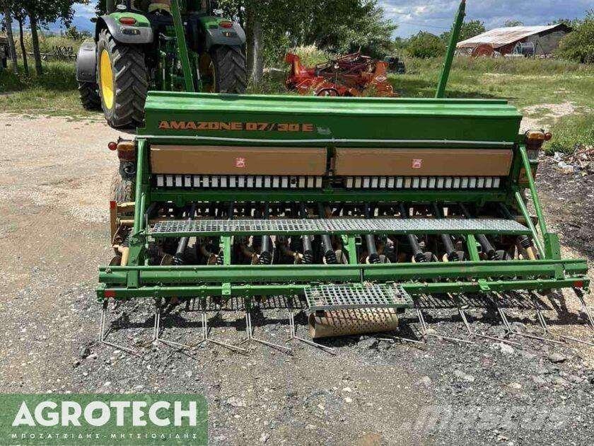 Amazone D7/30E Tractores