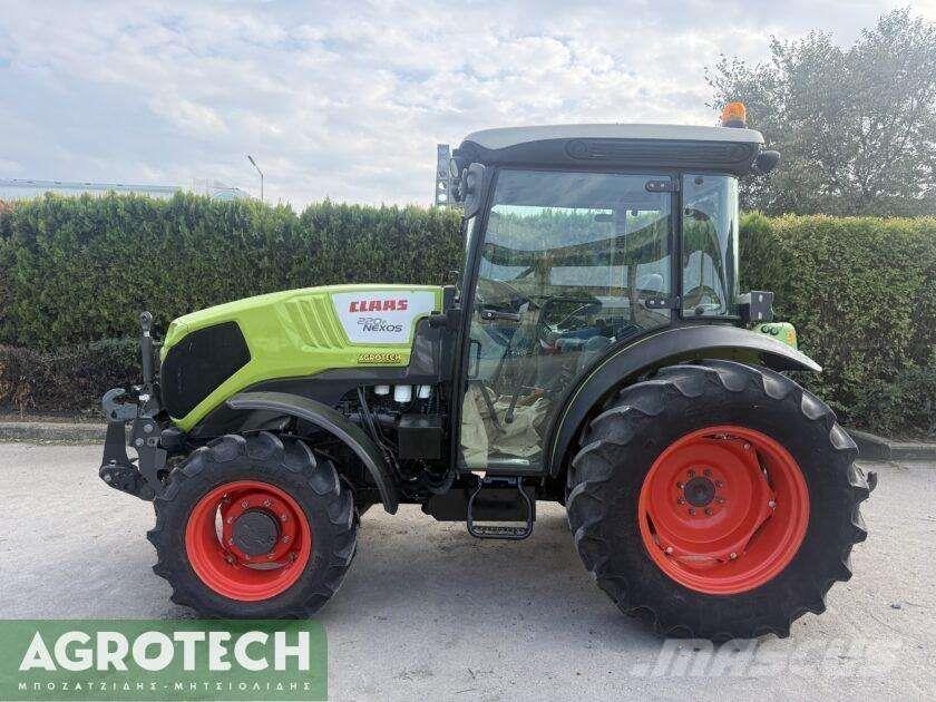 CLAAS NEXOS 220F Tractores
