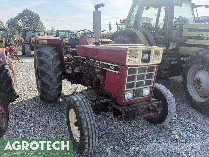 International 724 Tractores