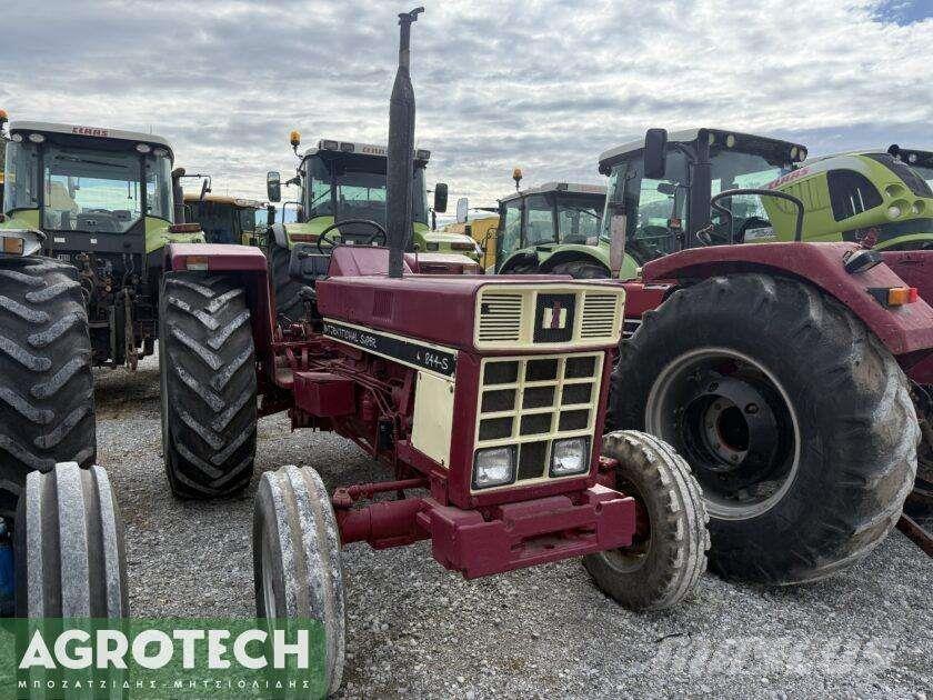 International 844s Tractores