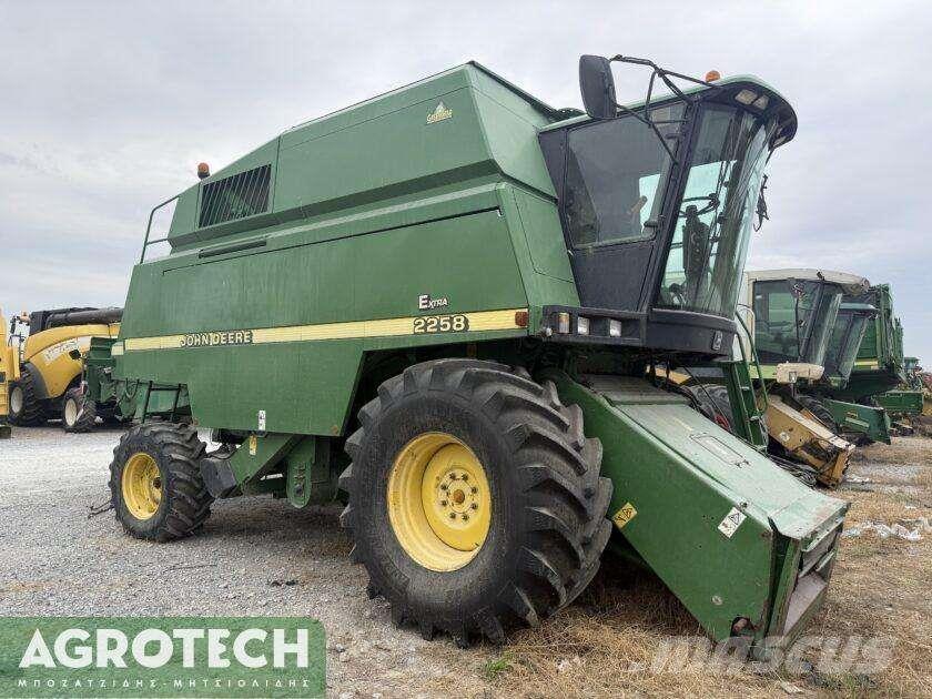 John Deere 2258 Tractores