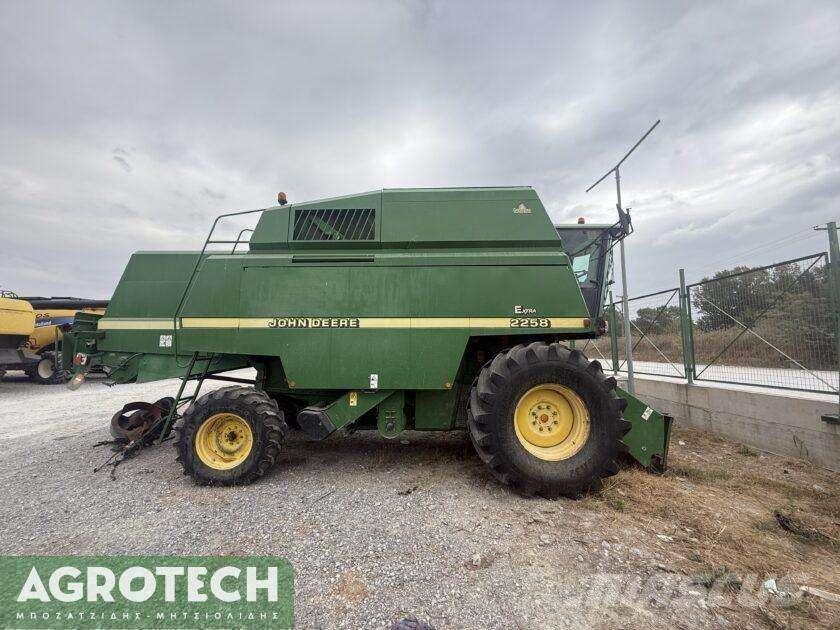 John Deere 2258 Tractores