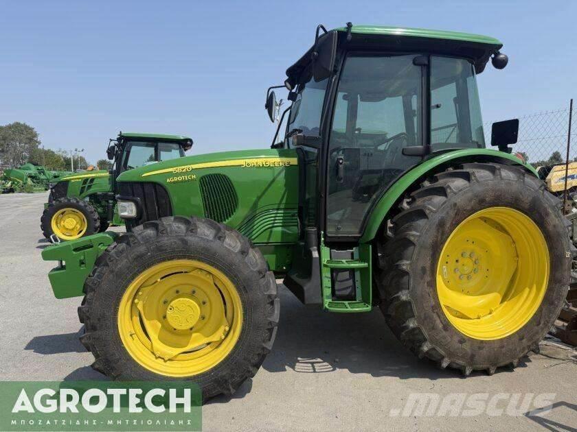 John Deere 5820 Tractores