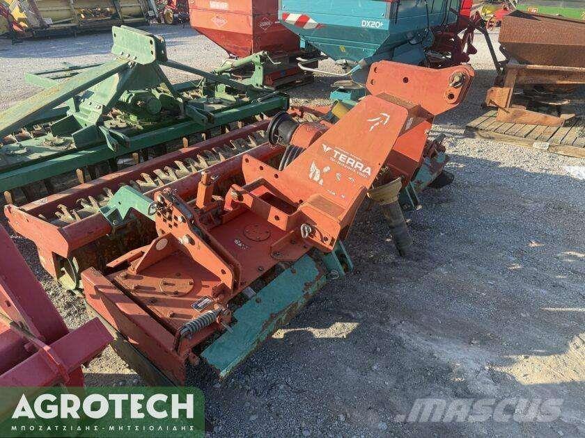 Kverneland NGM 251 Tractores